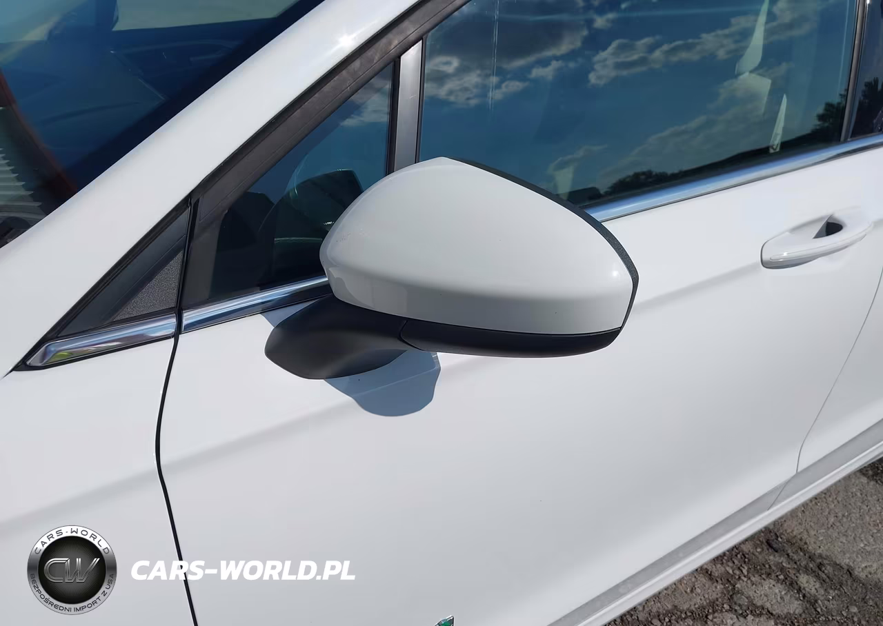 2018 Ford Fusion Hybrid S VIN:3FA6P0UUXJR271528 - 15