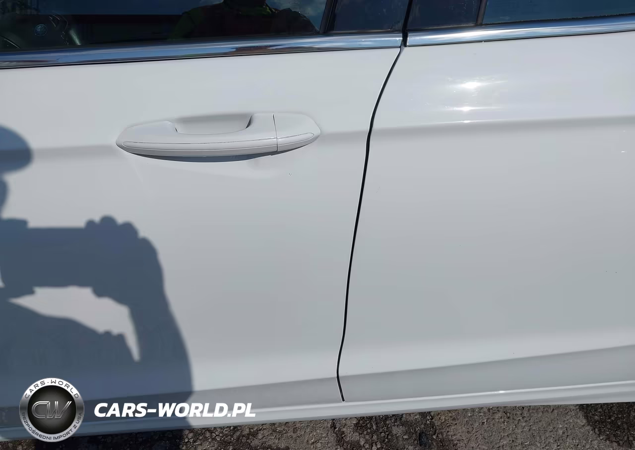 2018 Ford Fusion Hybrid S VIN:3FA6P0UUXJR271528 - 16