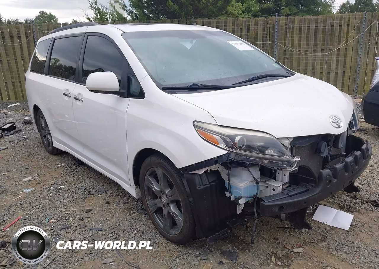 2017 Toyota Sienna Se 8 Passenger