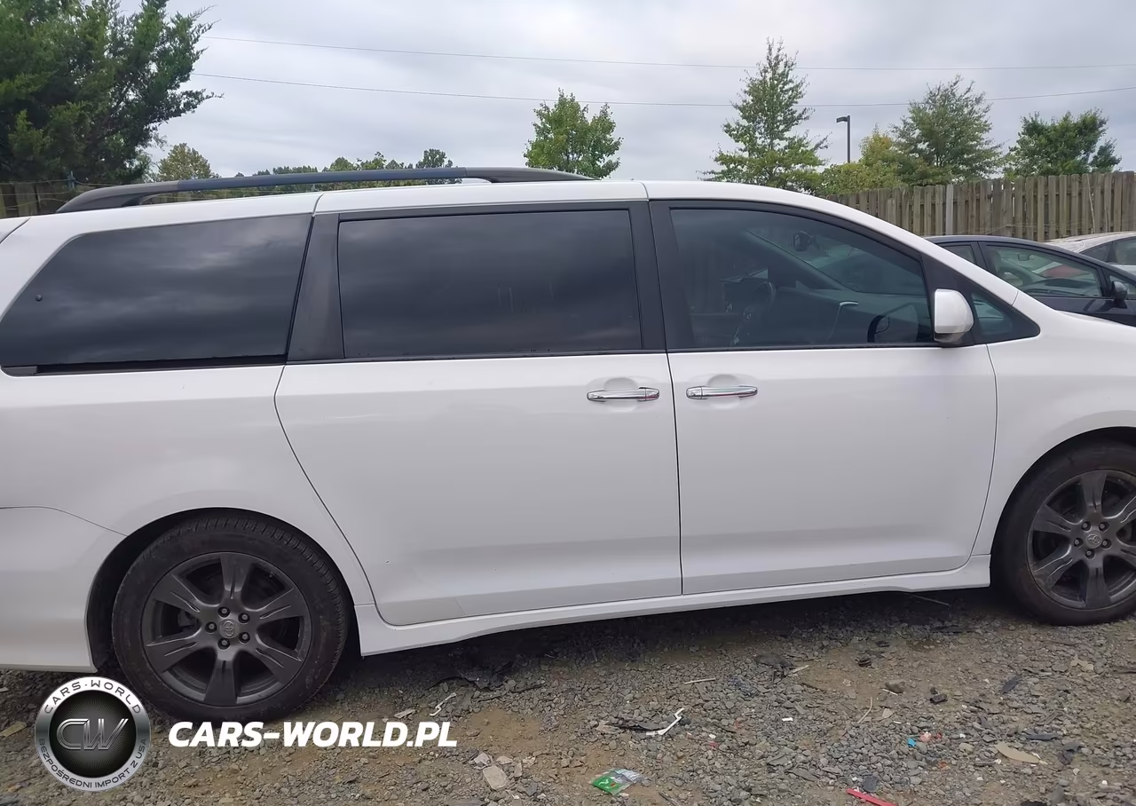 2017 Toyota Sienna Se 8 Passenger VIN:5TDXZ3DC5HS806855 - 14