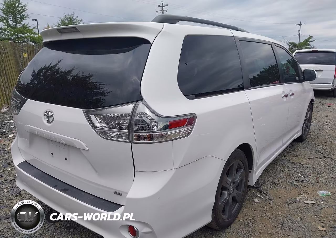 2017 Toyota Sienna Se 8 Passenger VIN:5TDXZ3DC5HS806855 - 4