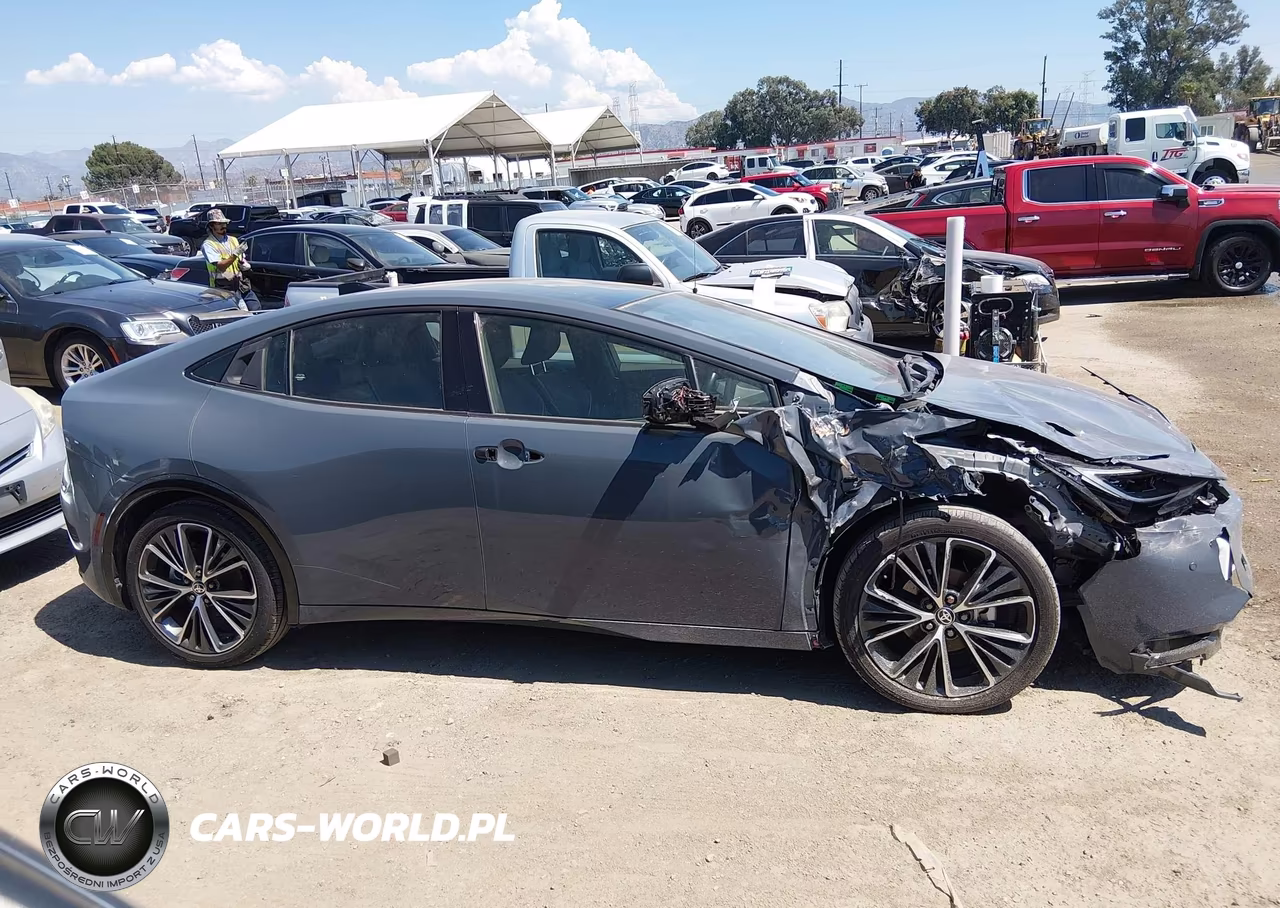 2024 Toyota Prius Xle VIN:JTDACAAU2R3026890 - 13