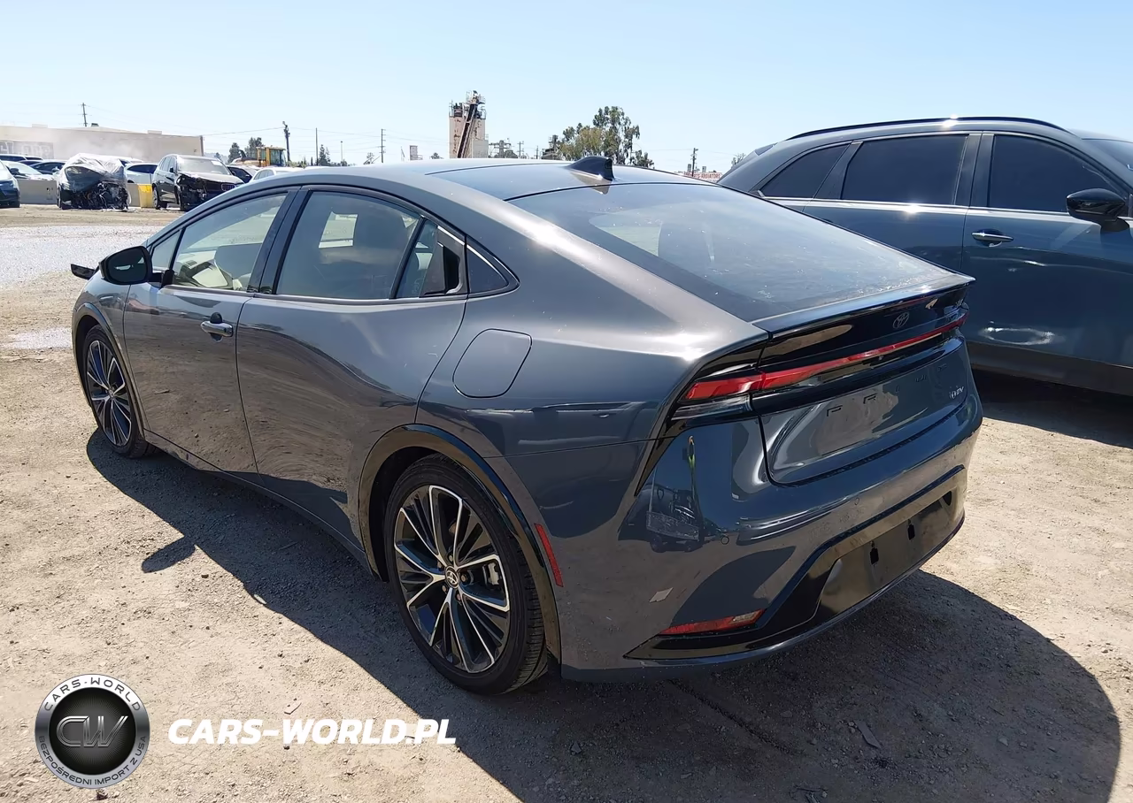 2024 Toyota Prius Xle VIN:JTDACAAU2R3026890 - 3