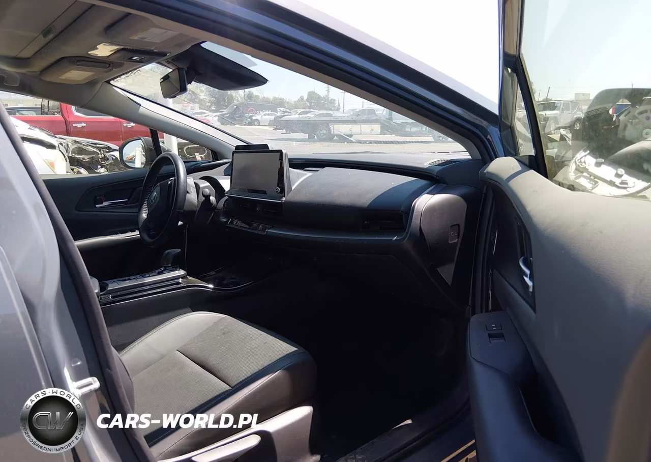 2024 Toyota Prius Xle VIN:JTDACAAU2R3026890 - 5