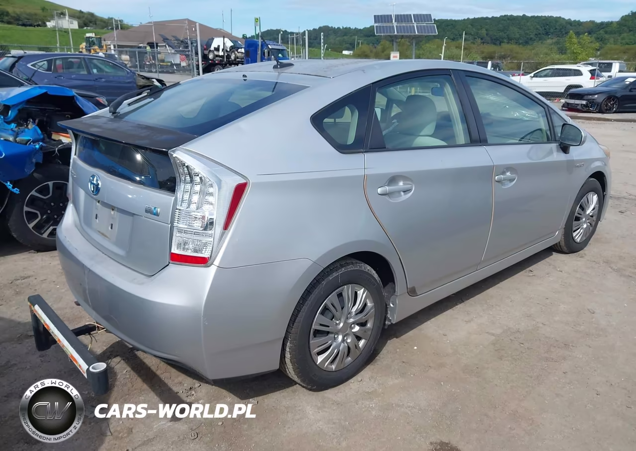 2010 Toyota Prius Iii VIN:JTDKN3DU8A0147791 - 4