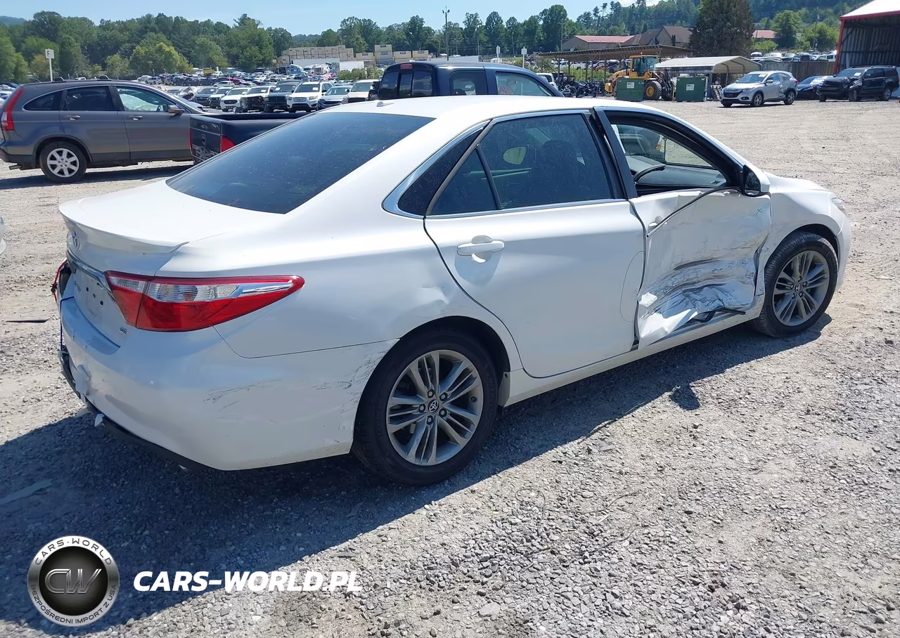 2017 Toyota Camry Se VIN:4T1BF1FK1HU359654 - 4