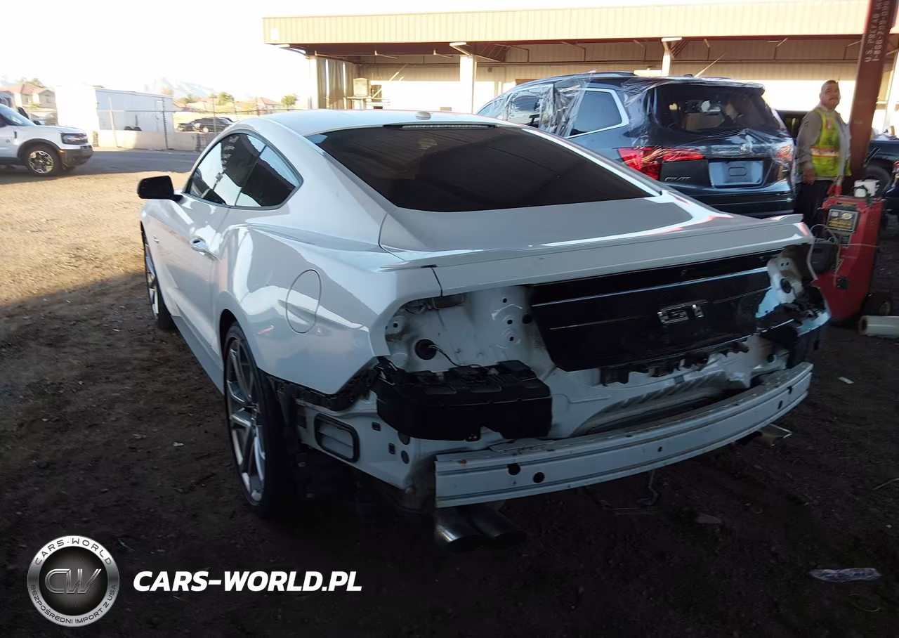 2018 Ford Mustang Gt Premium VIN:1FA6P8CFXJ5183888 - 3