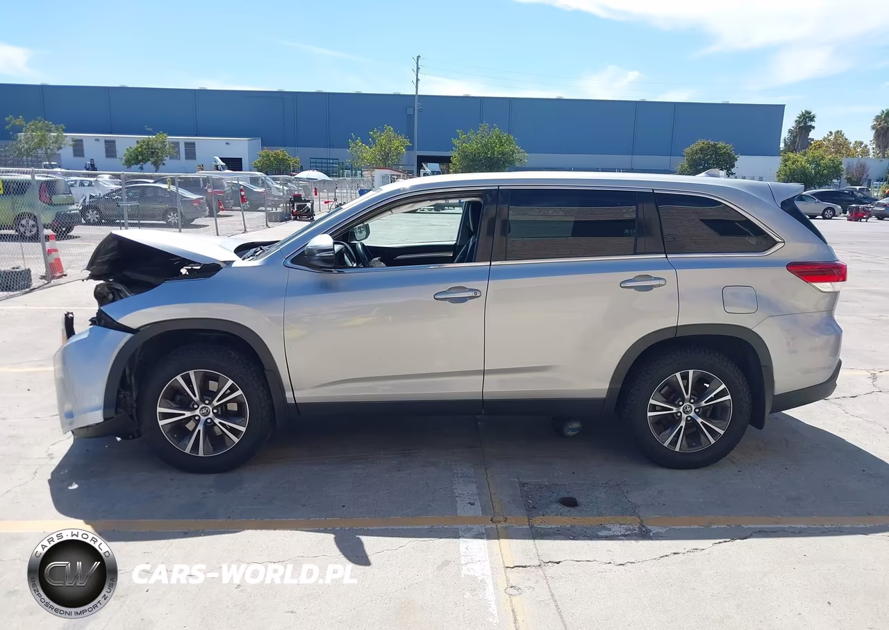 2019 Toyota Highlander Le Plus VIN:5TDBZRFH1KS932093 - 15