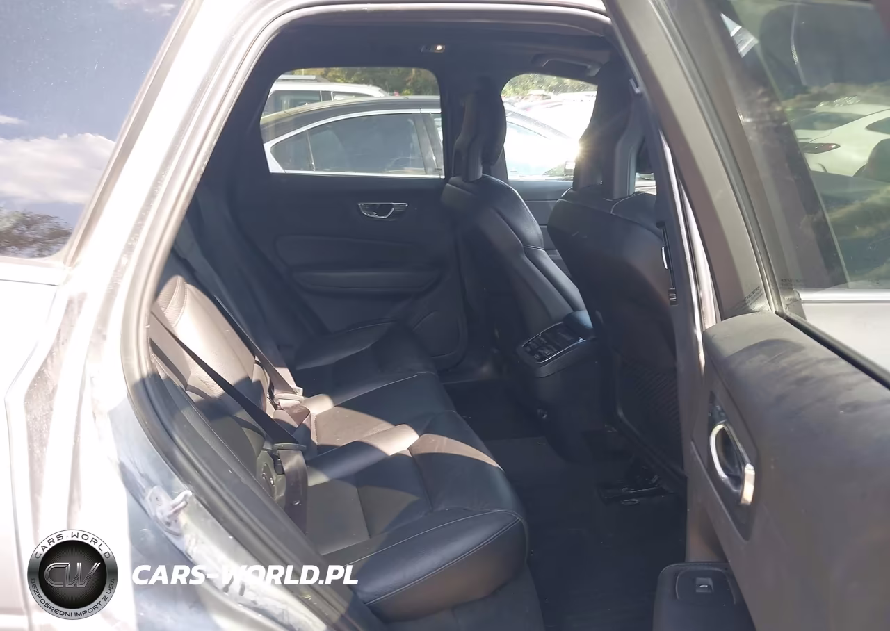 2018 Volvo Xc60 T5 Inscription VIN:LYV102RL9JB083588 - 8