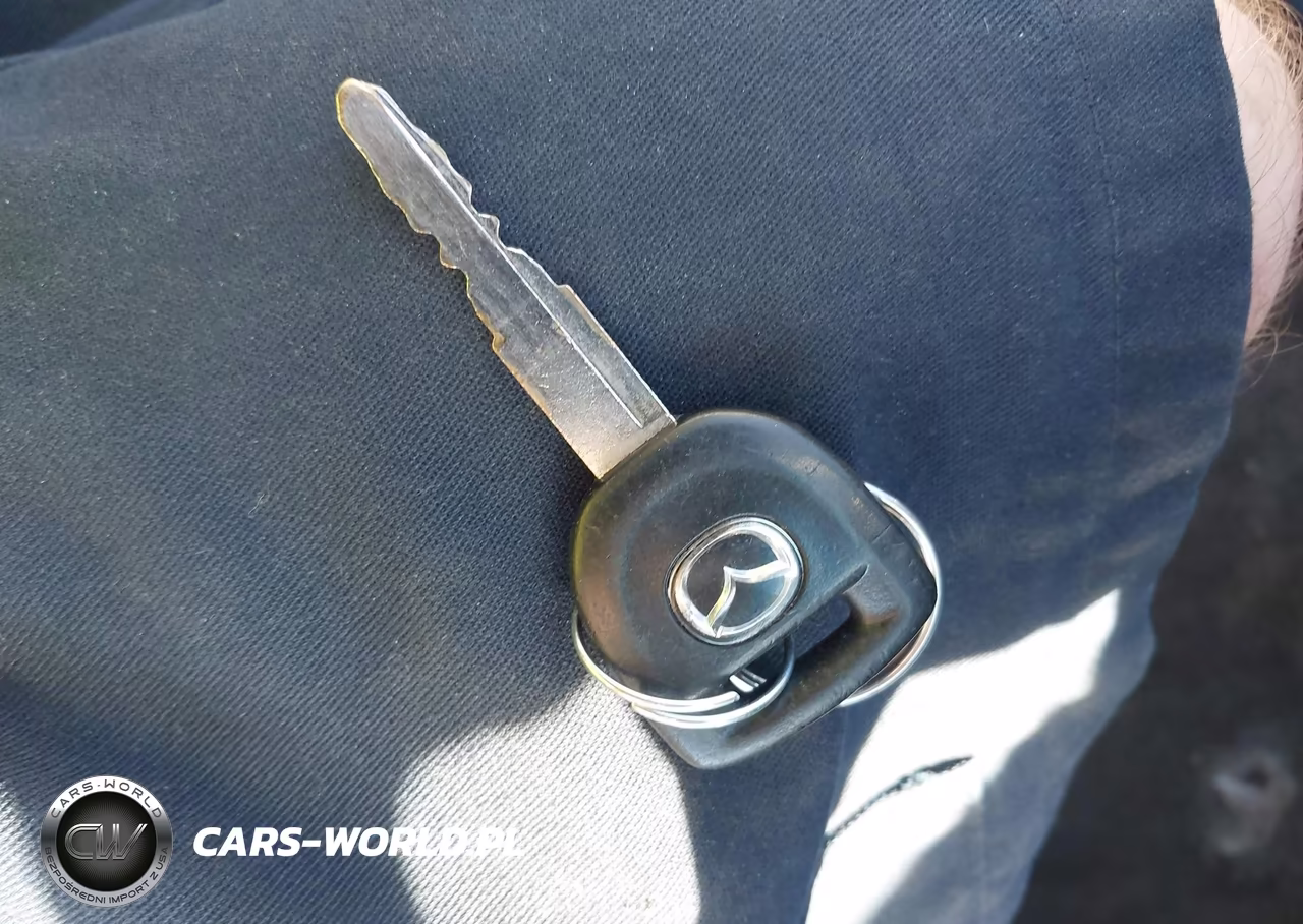 2007 Mazda Mazda3 I Sport VIN:JM1BK12FX71649030 - 11