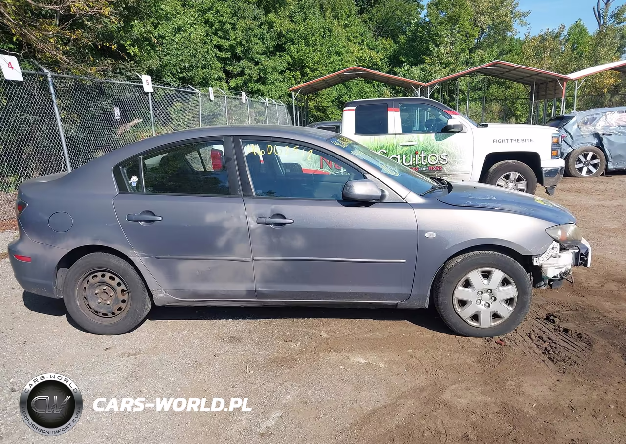 2007 Mazda Mazda3 I Sport VIN:JM1BK12FX71649030 - 13