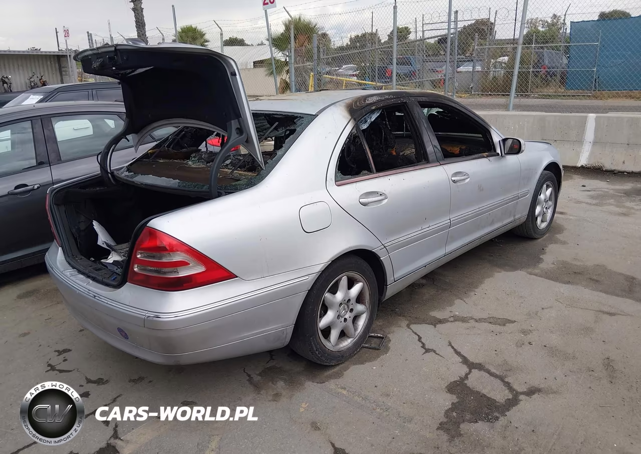 2003 Mercedes-Benz C 240 VIN:WDBRF61J23F393838 - 4