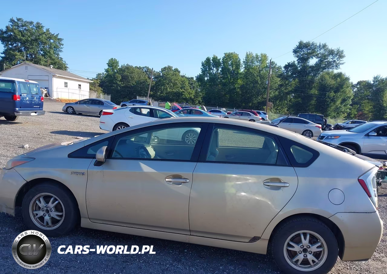 2011 Toyota Prius Two VIN:JTDKN3DU9B1472283 - 15