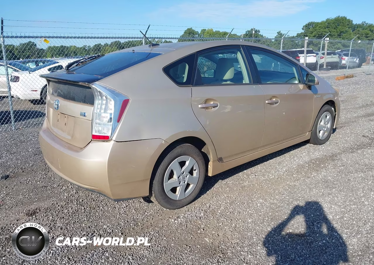 2011 Toyota Prius Two VIN:JTDKN3DU9B1472283 - 4
