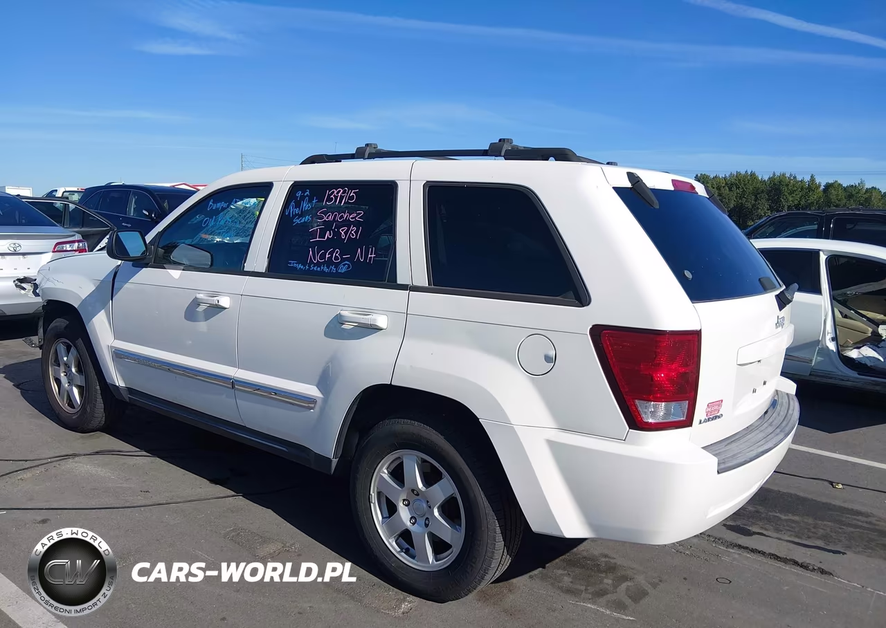 2010 Jeep Grand Cherokee Laredo VIN:1J4PS4GK2AC156283 - 3