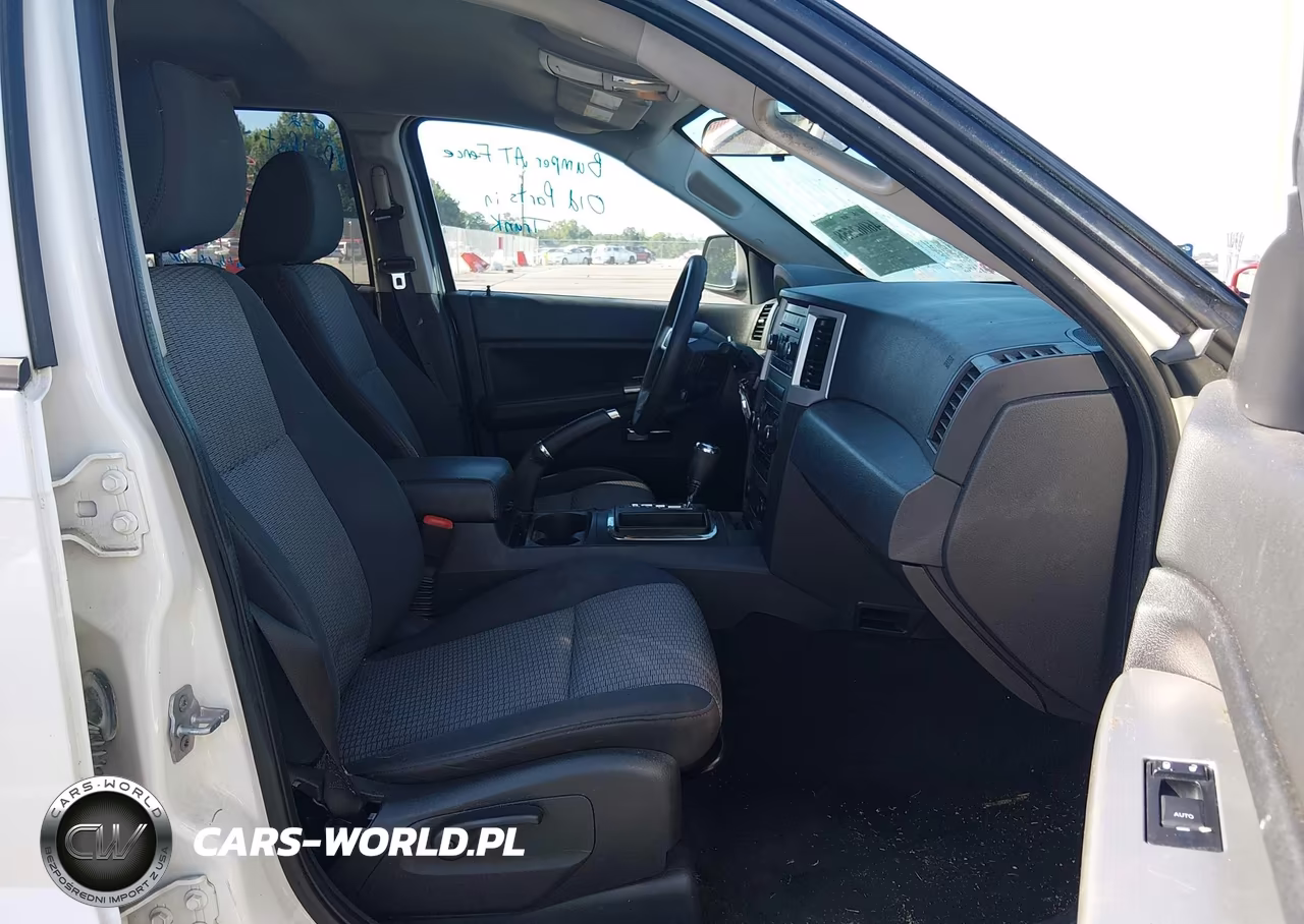 2010 Jeep Grand Cherokee Laredo VIN:1J4PS4GK2AC156283 - 5
