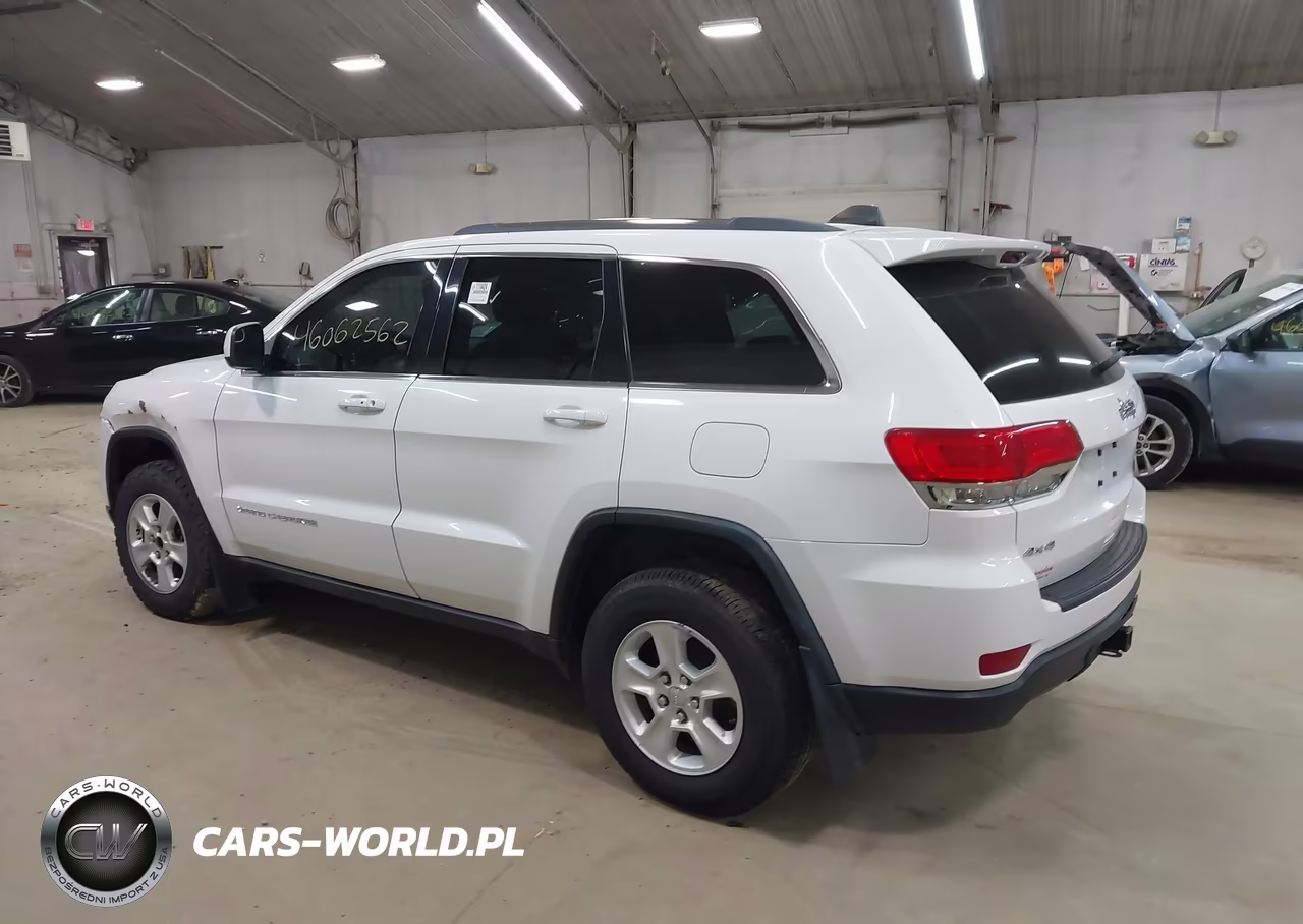 2015 Jeep Grand Cherokee Laredo VIN:1C4RJFAG9FC954823 - 3