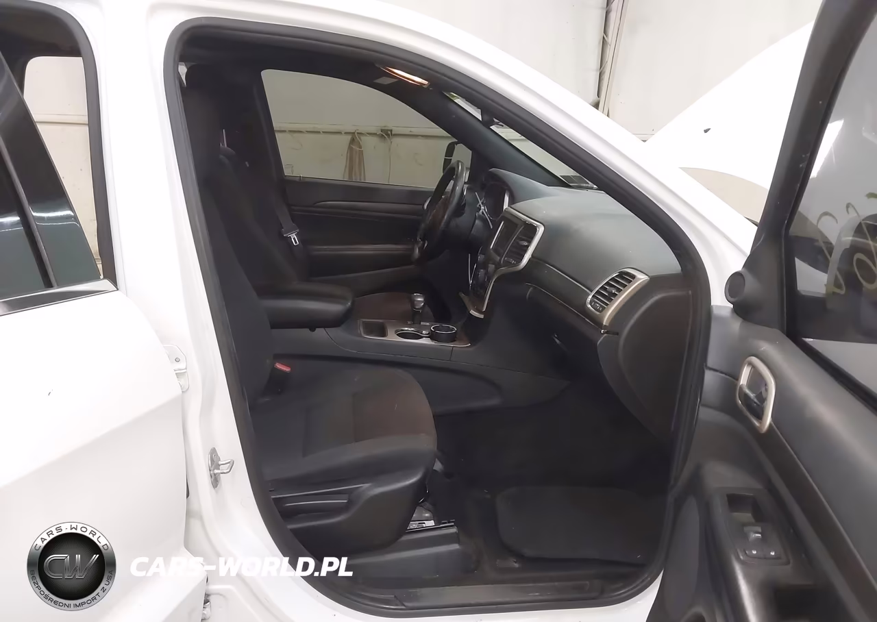 2015 Jeep Grand Cherokee Laredo VIN:1C4RJFAG9FC954823 - 5