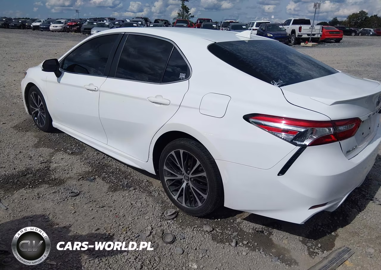 2020 Toyota Camry Se VIN:4T1G11AKXLU924035 - 3
