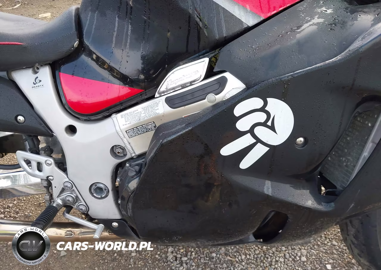 2005 Suzuki Gsx1300 Rk5 VIN:JS1GW71AX52111187 - 8