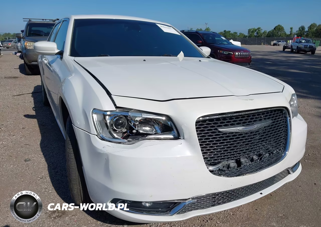 2016 Chrysler 300 Limited VIN:2C3CCAAG9GH165724 - 6