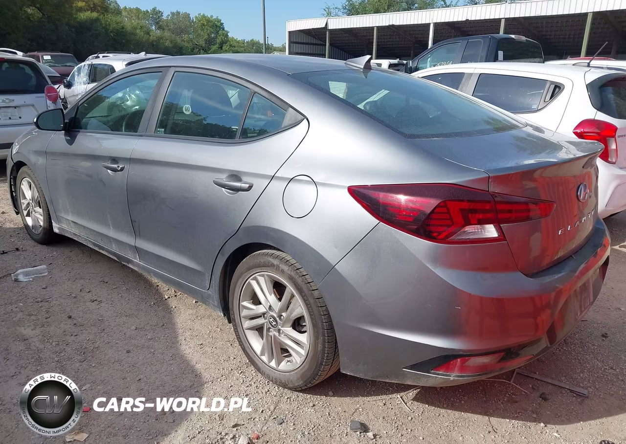 2019 Hyundai Elantra Sel VIN:5NPD84LF1KH441868 - 3