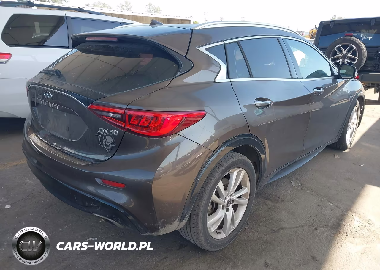 2018 Infiniti Qx30 Premium VIN:SJKCH5CP2JA045316 - 4