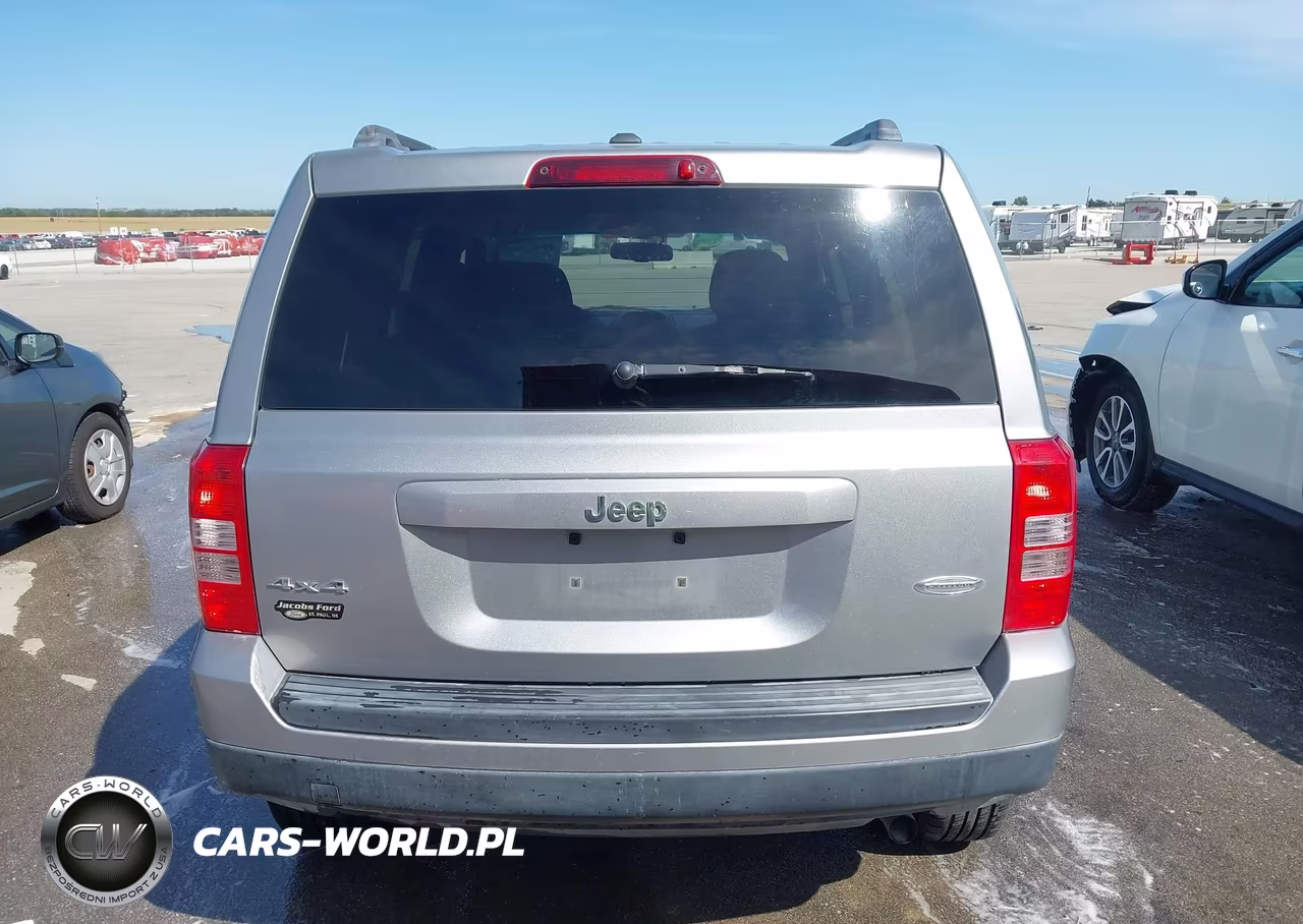 2015 Jeep Patriot Latitude VIN:1C4NJRFB3FD189891 - 16