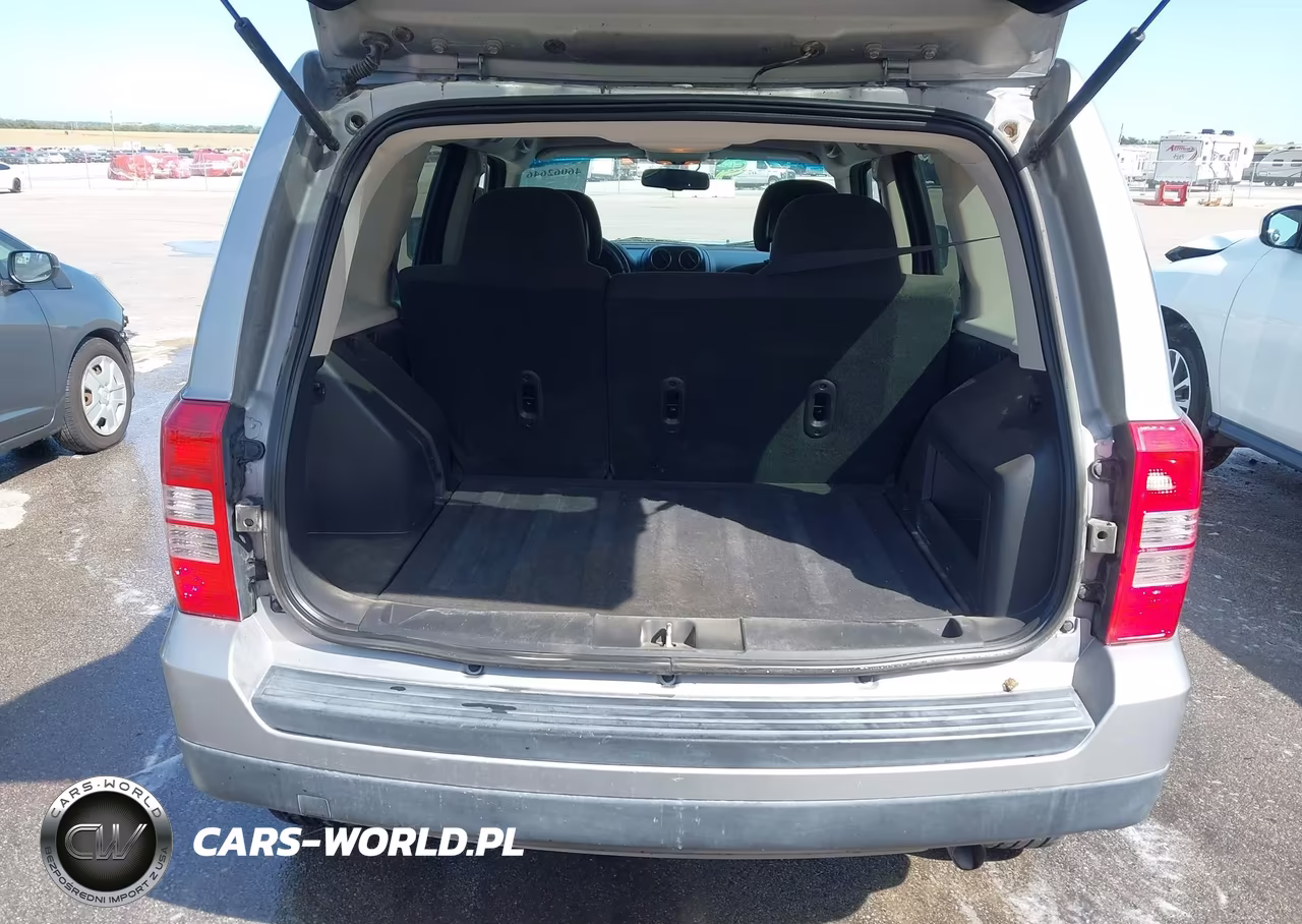 2015 Jeep Patriot Latitude VIN:1C4NJRFB3FD189891 - 17