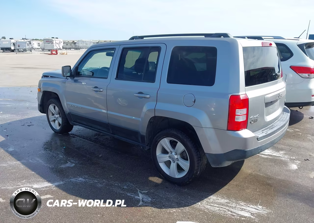 2015 Jeep Patriot Latitude VIN:1C4NJRFB3FD189891 - 3
