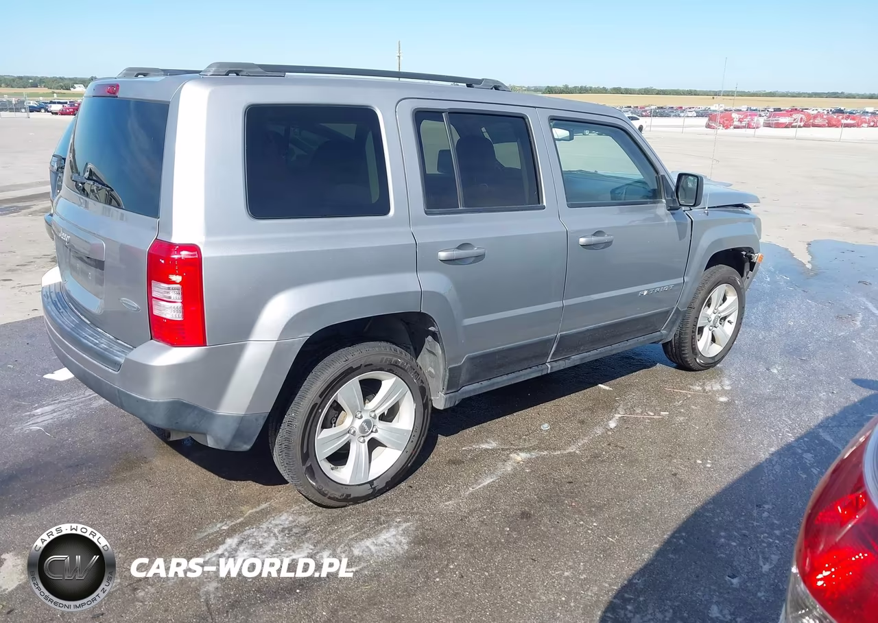 2015 Jeep Patriot Latitude VIN:1C4NJRFB3FD189891 - 4