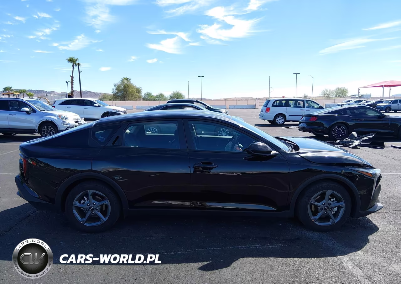 2025 Kia K4 Lxs VIN:3KPFT4DE1SE163877 - 14