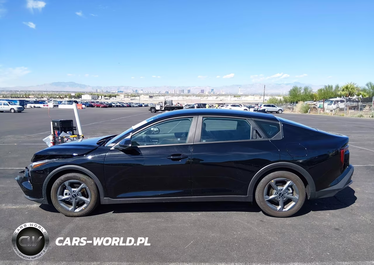 2025 Kia K4 Lxs VIN:3KPFT4DE1SE163877 - 15
