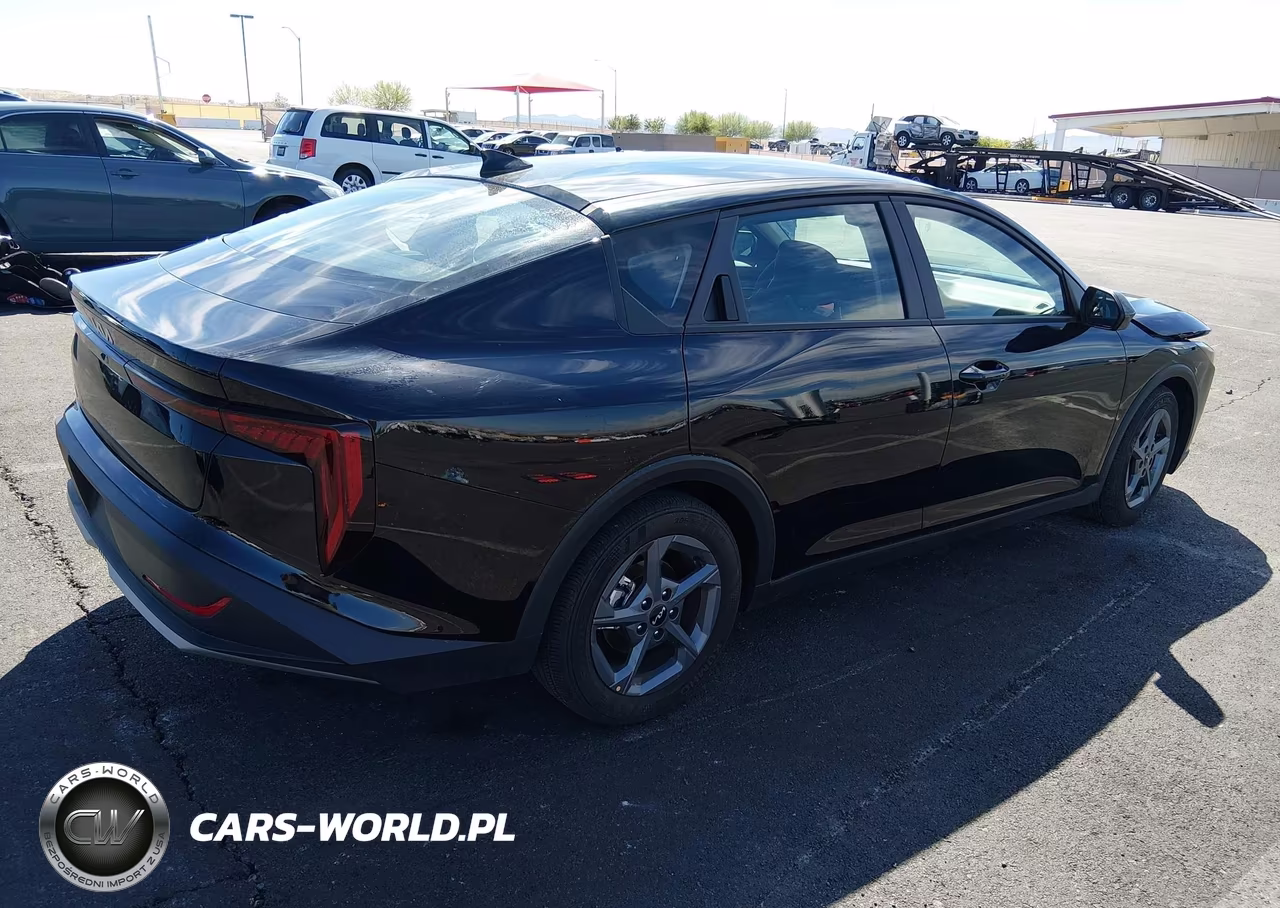 2025 Kia K4 Lxs VIN:3KPFT4DE1SE163877 - 4