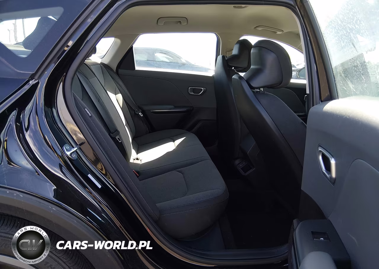 2025 Kia K4 Lxs VIN:3KPFT4DE1SE163877 - 8