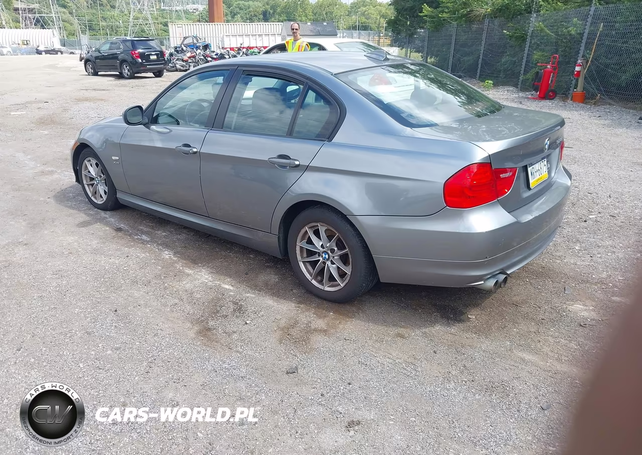 2011 BMW 328I xDrive VIN:WBAPK5G55BNN27056 - 3