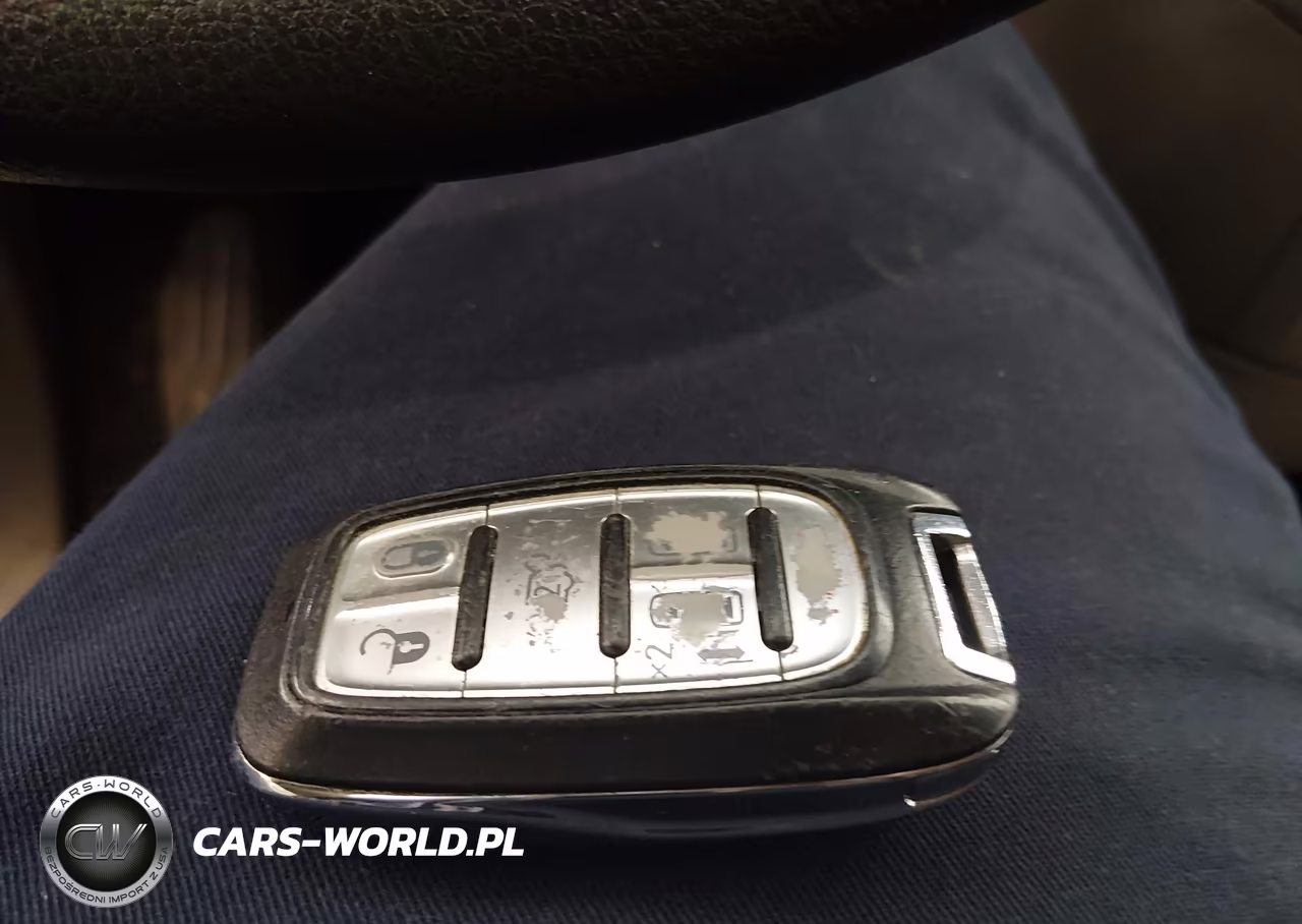 2017 Chrysler Pacifica Touring VIN:2C4RC1DG8HR508343 - 11