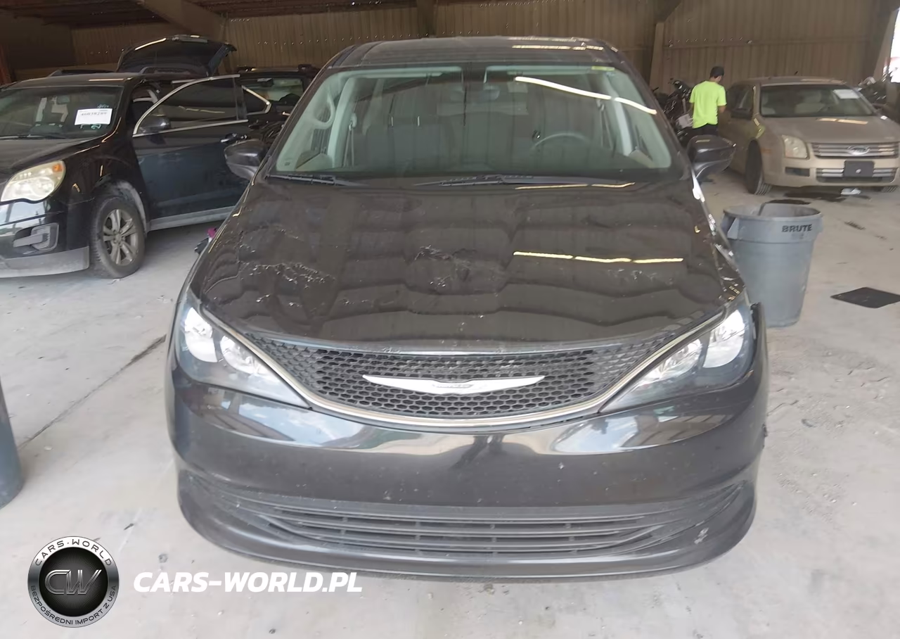 2017 Chrysler Pacifica Touring VIN:2C4RC1DG8HR508343 - 12