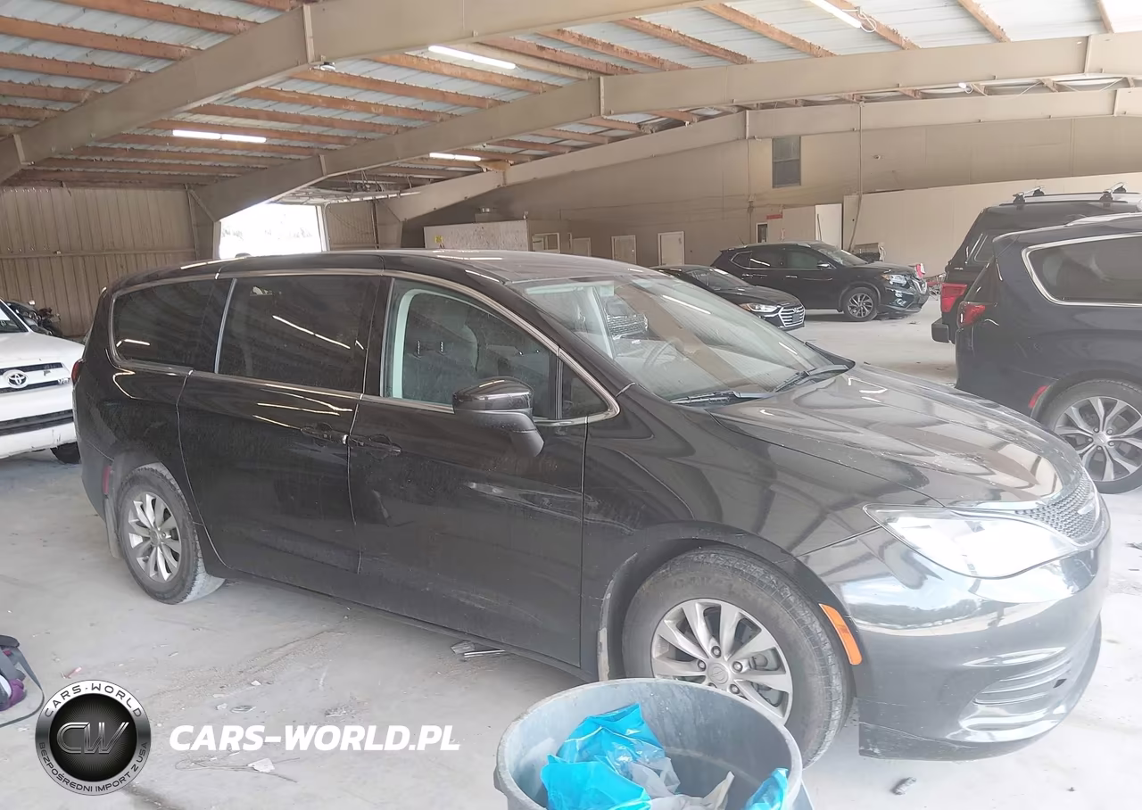 2017 Chrysler Pacifica Touring VIN:2C4RC1DG8HR508343 - 13