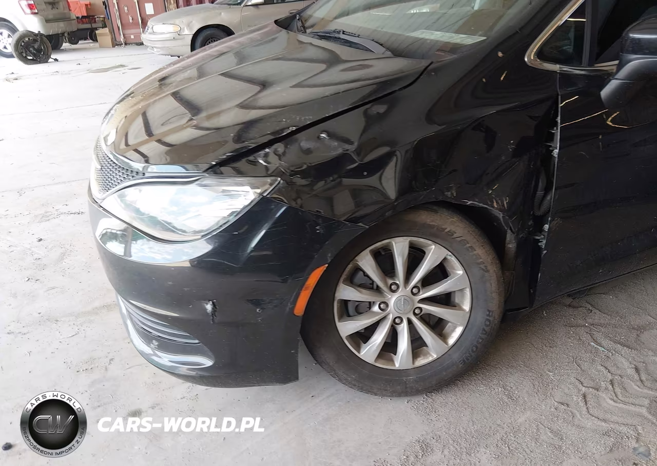 2017 Chrysler Pacifica Touring VIN:2C4RC1DG8HR508343 - 6