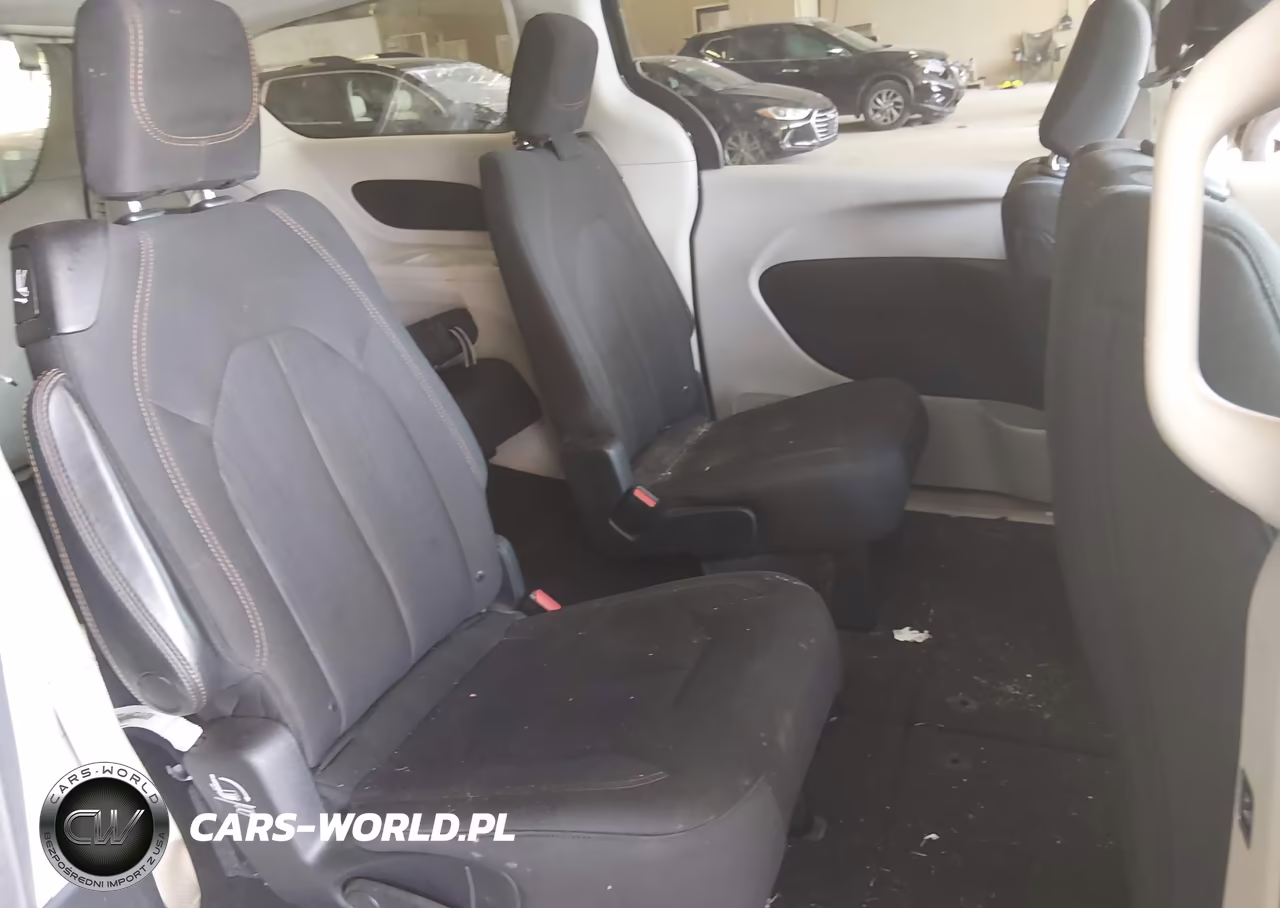 2017 Chrysler Pacifica Touring VIN:2C4RC1DG8HR508343 - 8