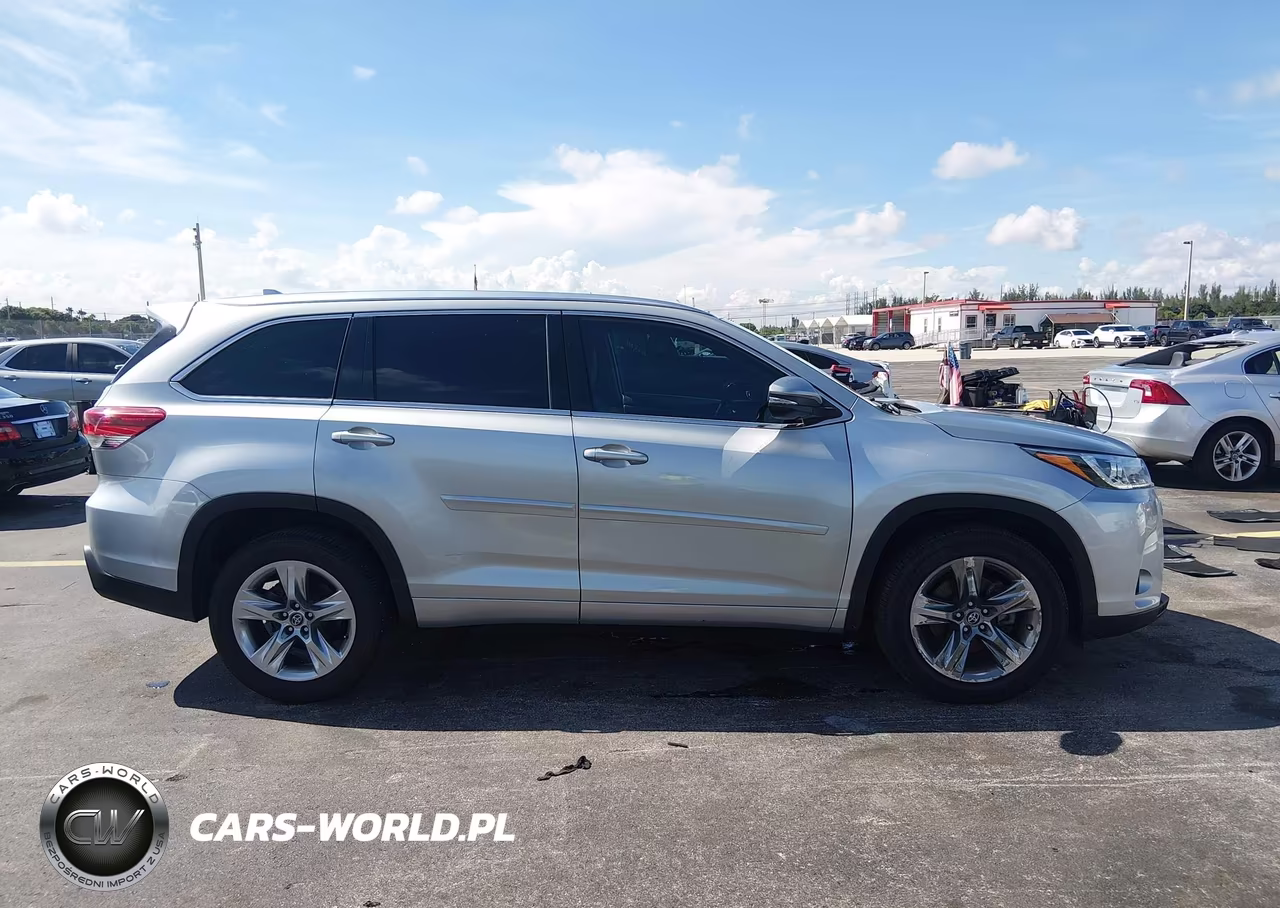 2018 Toyota Highlander Limited VIN:5TDYZRFH2JS243317 - 13