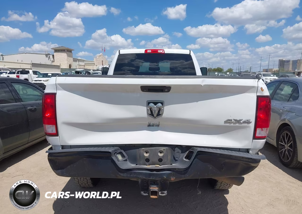 2018 Ram 2500 Tradesman 4X4 8' Box VIN:3C6UR5HL7JG365184 - 16
