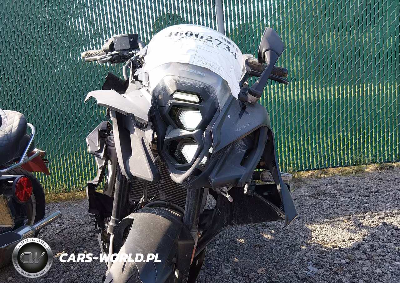 2025 Suzuki Gsx800 F VIN:JS1EM13B1S7102327 - 14