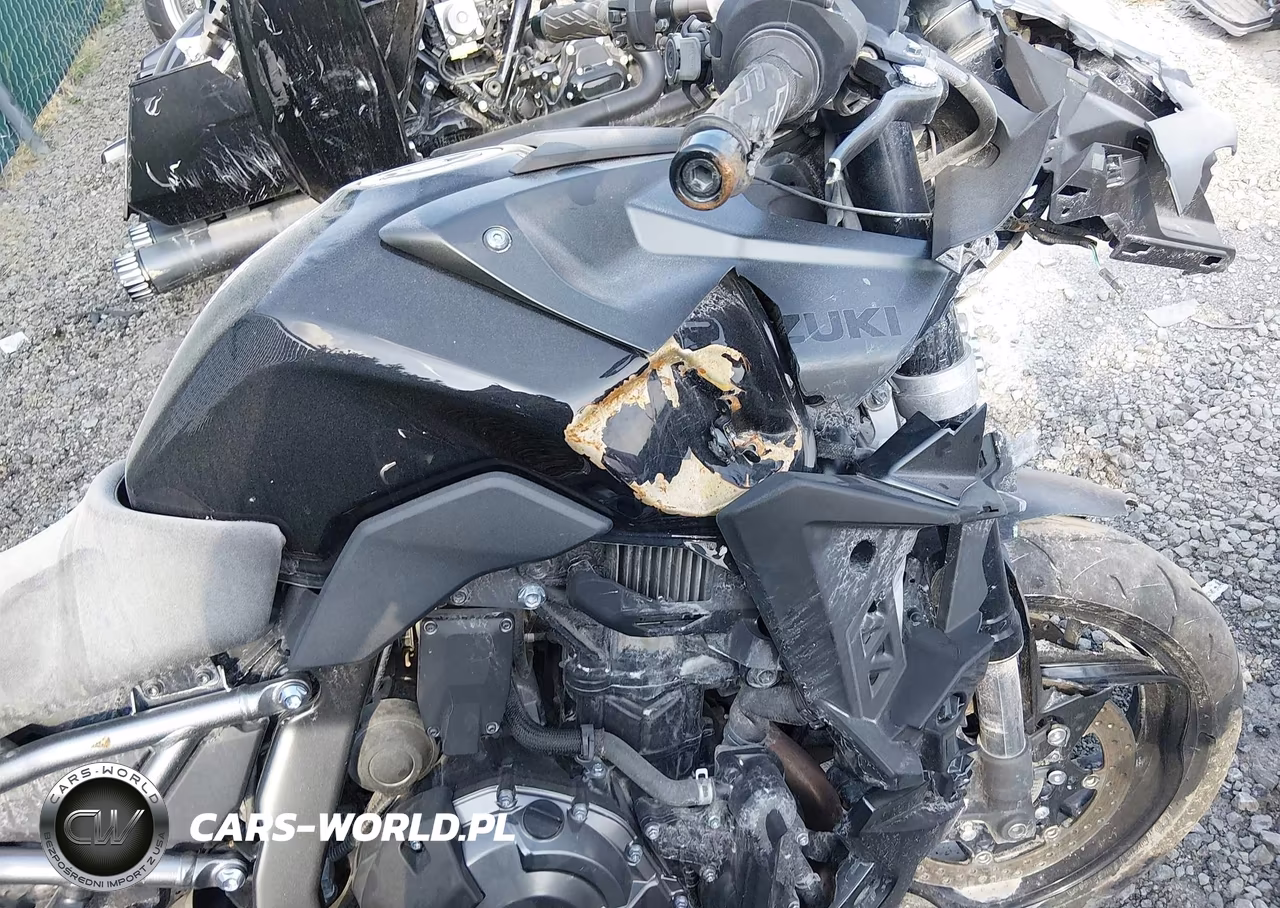 2025 Suzuki Gsx800 F VIN:JS1EM13B1S7102327 - 17