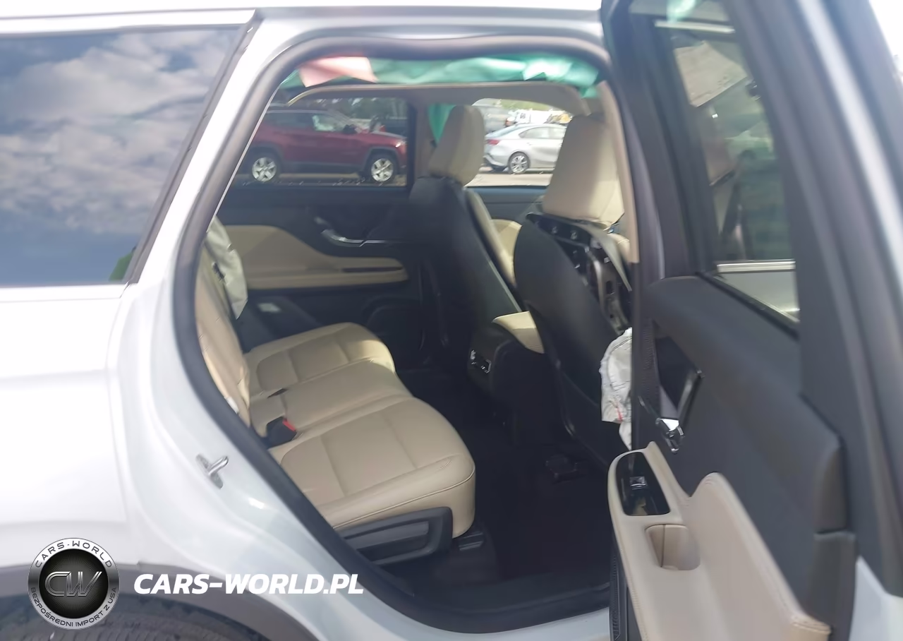 2025 Lincoln Corsair Premiere VIN:5LMCJ1DA7SUL09861 - 8