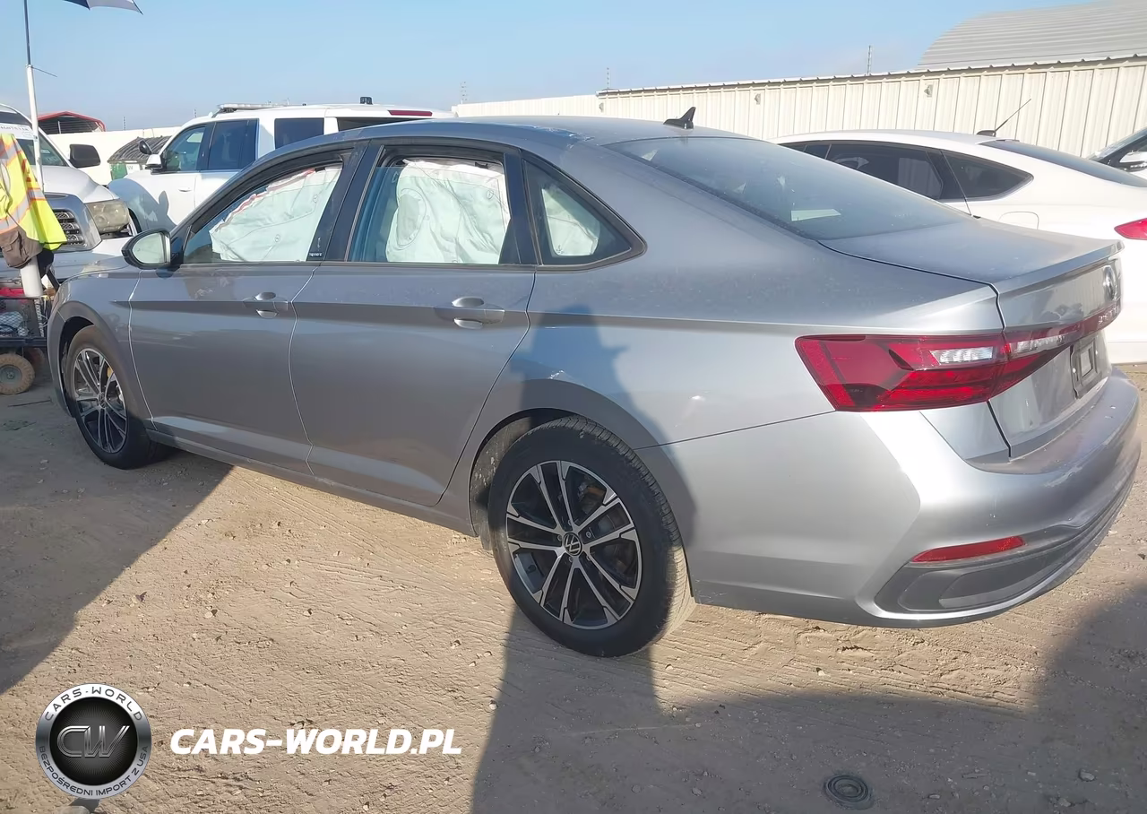 2026 Volkswagen Jetta Sport VIN:3VWBW7BU3TM054147 - 3
