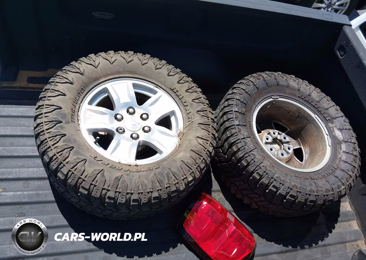2018 Chevrolet Silverado 1500 1Lt VIN:1GCRCREH3JZ269088 - 12