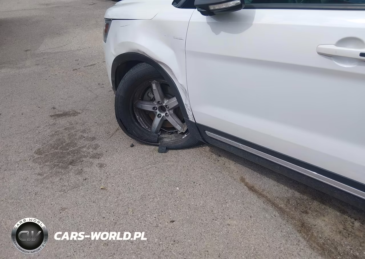 2019 Ford Explorer Xlt VIN:1FM5K7D82KGA09717 - 6