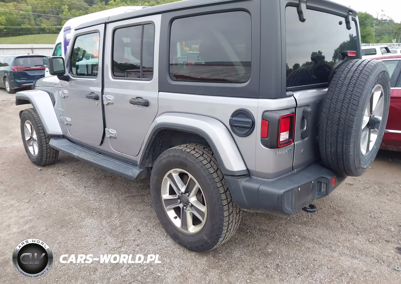 2020 Jeep Wrangler Unlimited Sahara 4X4 VIN:1C4HJXEN5LW199660 - 3